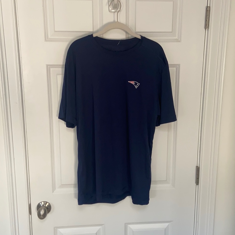 NFL New England Patriots Team Shirt - Evolution Tee Men’s L